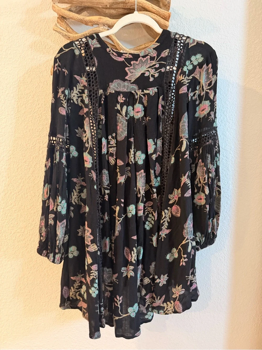 Free people oversized Boho Floral V-Neck Black Peasant Top Sz S
